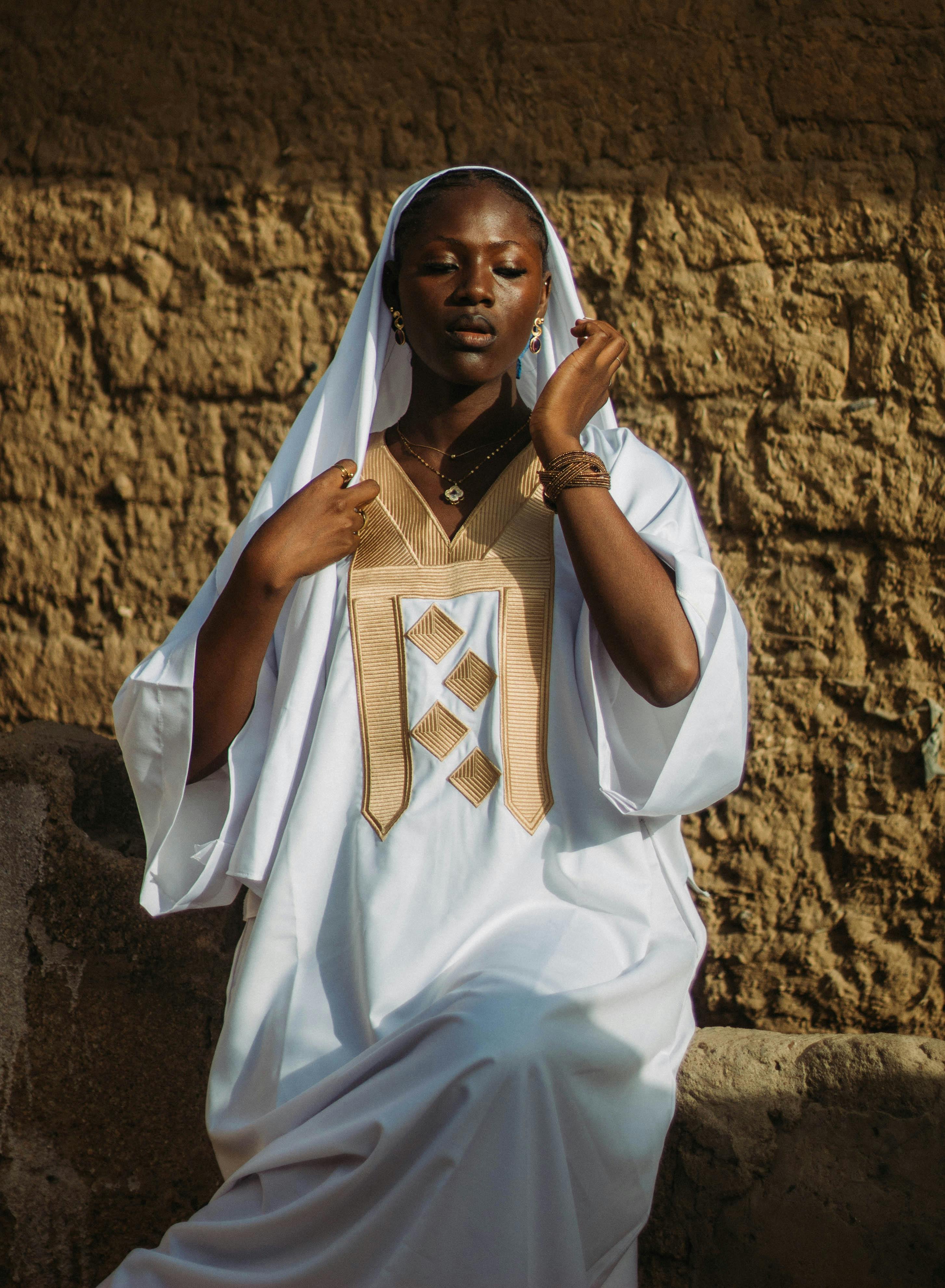 Portrait naturel en tenue traditionnelle
